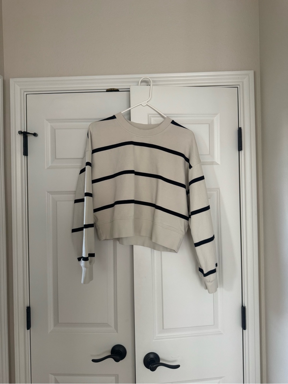 Lululemon Striped Cream and Black cropped sweatshirt